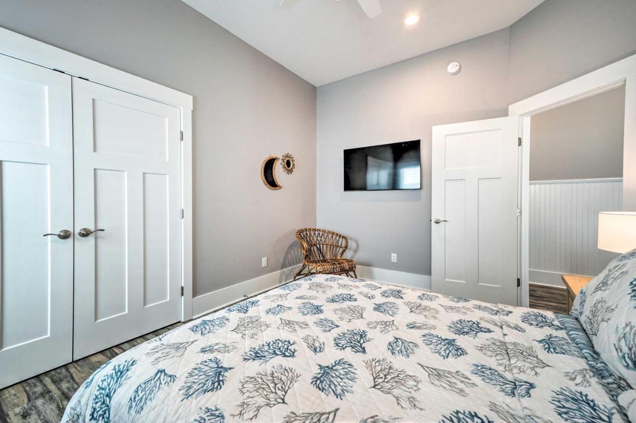 Bright Coastal Abode With Porch And Beach Access! Carolina Beach Exteriör bild