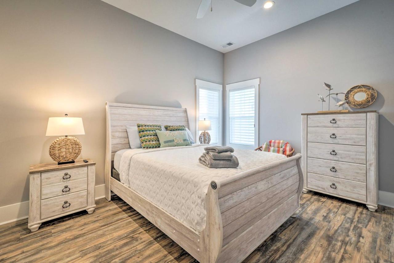 Bright Coastal Abode With Porch And Beach Access! Carolina Beach Exteriör bild